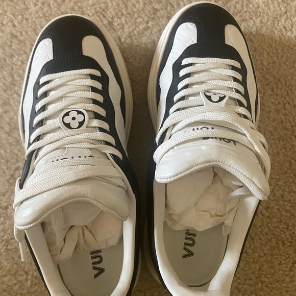 Louis Vuitton Groovy Platform Sneaker *GIFTABLE* size 7, EU 37 (hard to find) - Picture 7 of 15